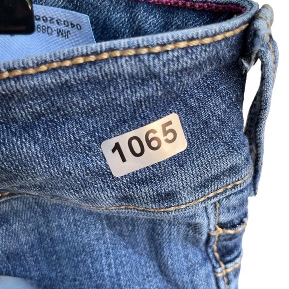 Wrangler Straight Jeans 13/14 (Inseam 32”) Women’s Dark Wash Gently Used [#1065] - Picture 7 of 7